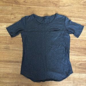 GREY SHORT SLEEVE LULULEMON SHIRT SZ 6